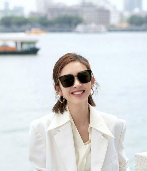 网曝吃瓜女明星,吃瓜女明星引发热议，真相究竟如何？