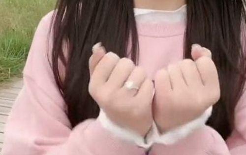 网红带伊芙琳吃瓜的是谁,伊芙琳吃瓜背后的神秘推手