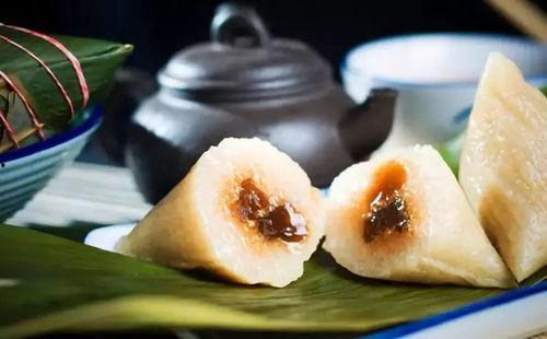 网红吃吊瓜吃粽子视频,趣味横生引网友热议