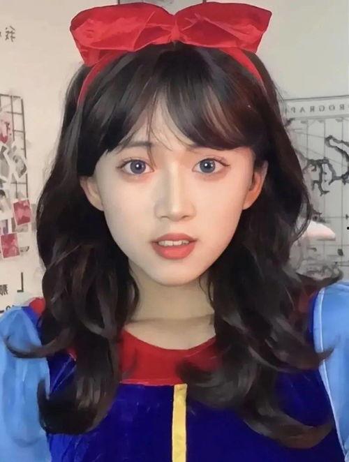 网红吃瓜男扮女装图片大全,笑料百出！